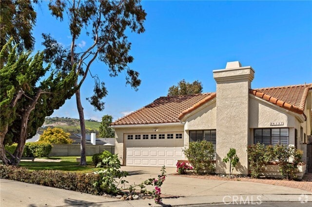 Building Photo - 26137 Via Monterey Rental