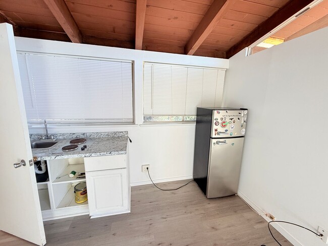 Photo - 401 N Lupine St Unit C