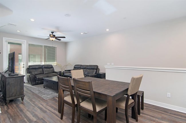 Photo - 709 Anchor Ct