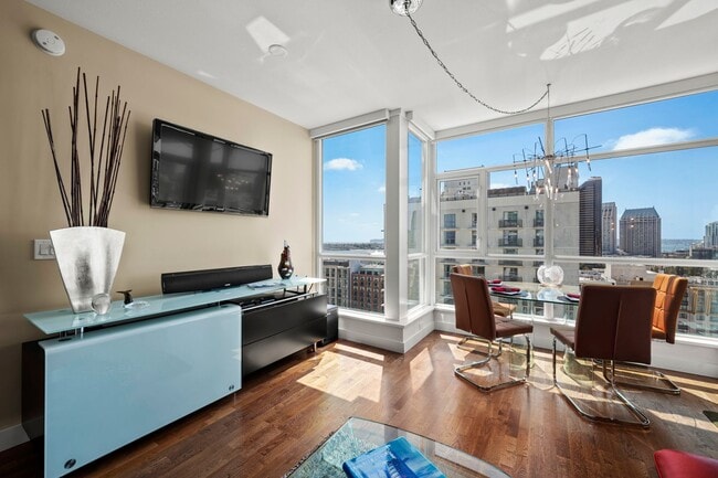 Photo - West Facing Downtown Condo for Rent! Unit 1607