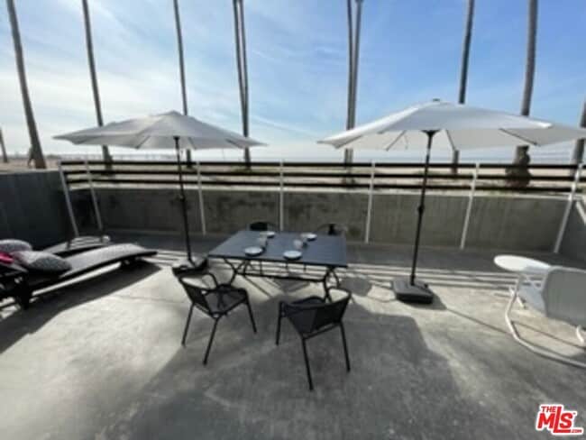 Photo - 2609 Ocean Front Walk