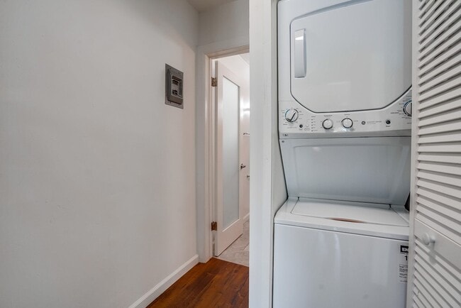 Photo - 2026 Shenandoah St (B)