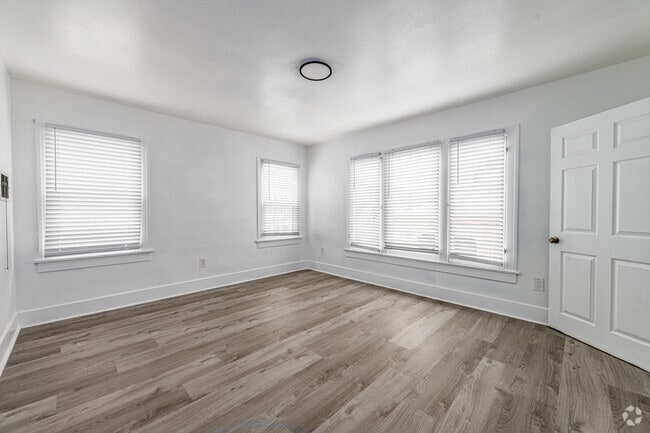 2BR, 1BA - Primary Bedroom - La Marquise