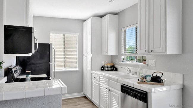 Photo - 732 E Lexington Ave Unit 18