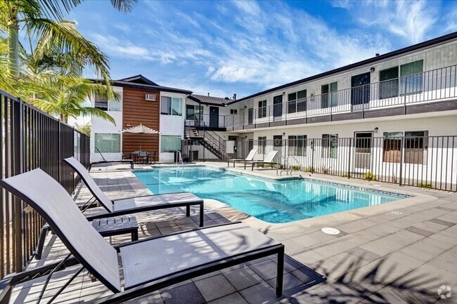 Building Photo - The Heights at Signal Hill Rental