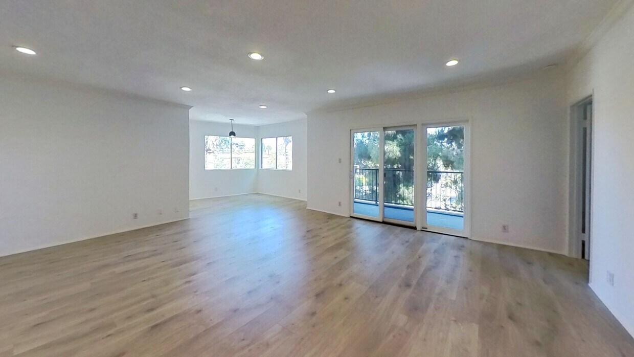 3D Tour - 222 7th St Condo Unit 301