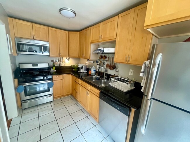 Photo - 3024 Thatcher Ave