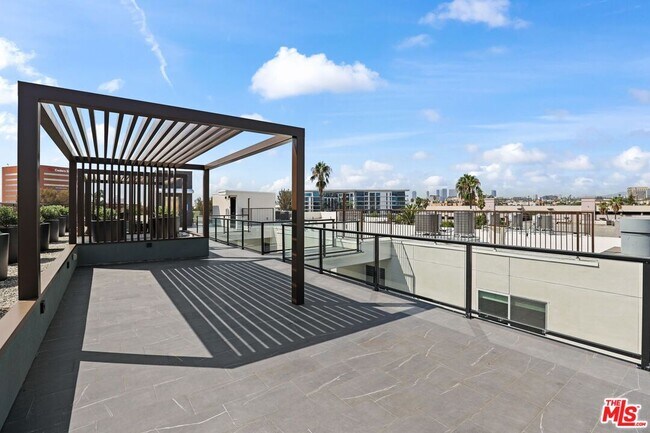 Photo - 8457 Blackburn Ave Unit 201