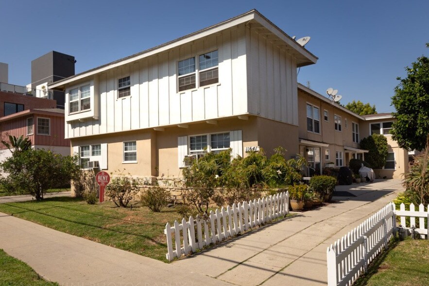 Photo - 11641 National Blvd