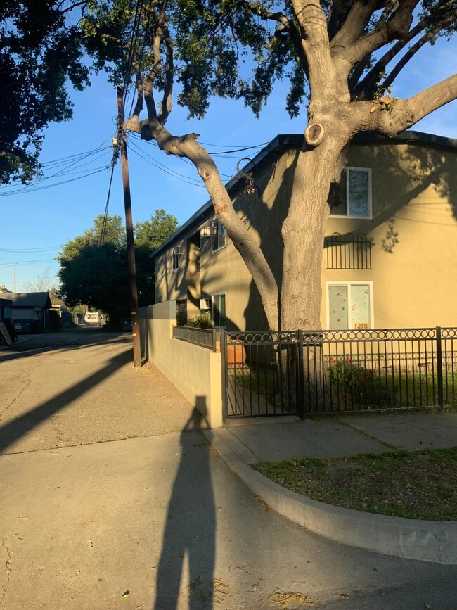 Photo - 837 S Gordon St Unit C