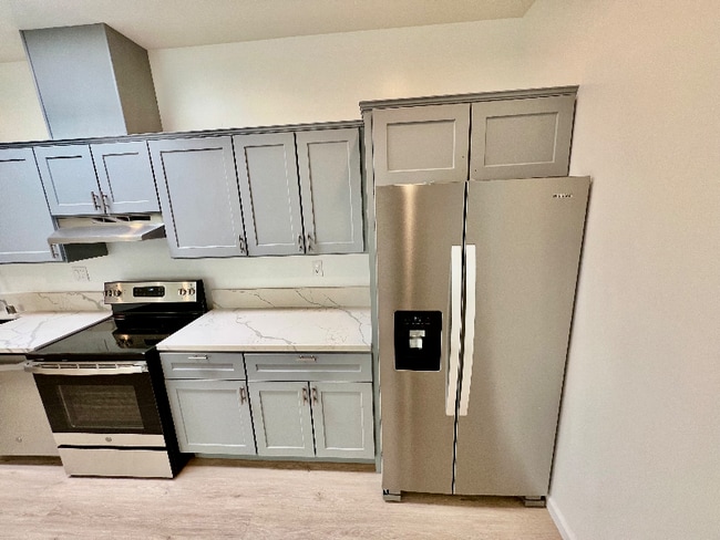 Photo - 859 W 43rd Pl