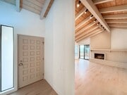 Photo - Beautifully Renovated 3BD/2.5BA House in L...