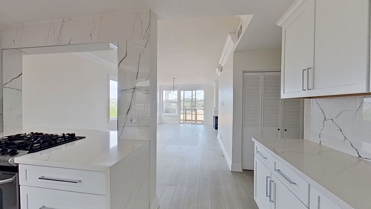3D Tour - 30902 Club House Dr Unit 13D