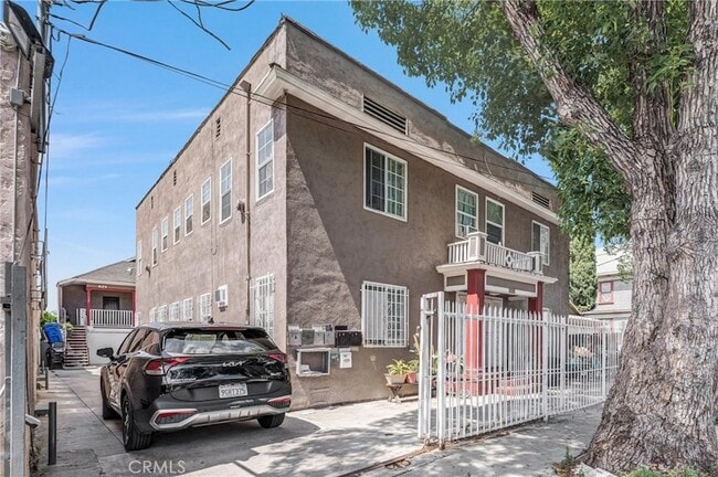 Photo - 166 E 36th Pl