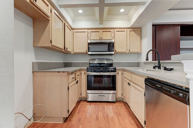 Photo - 10119 Pinewood Ave Unit 207