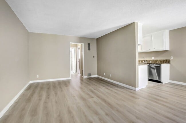 Photo - 1234 Wellesley Ave Unit 02