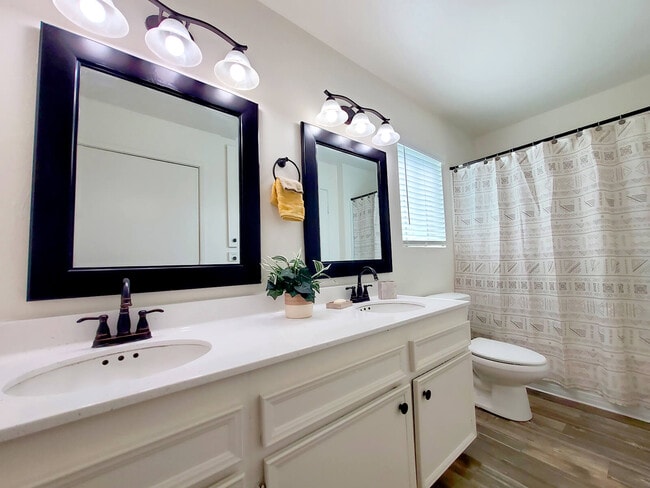 Photo - Alpine Terrace Apartments