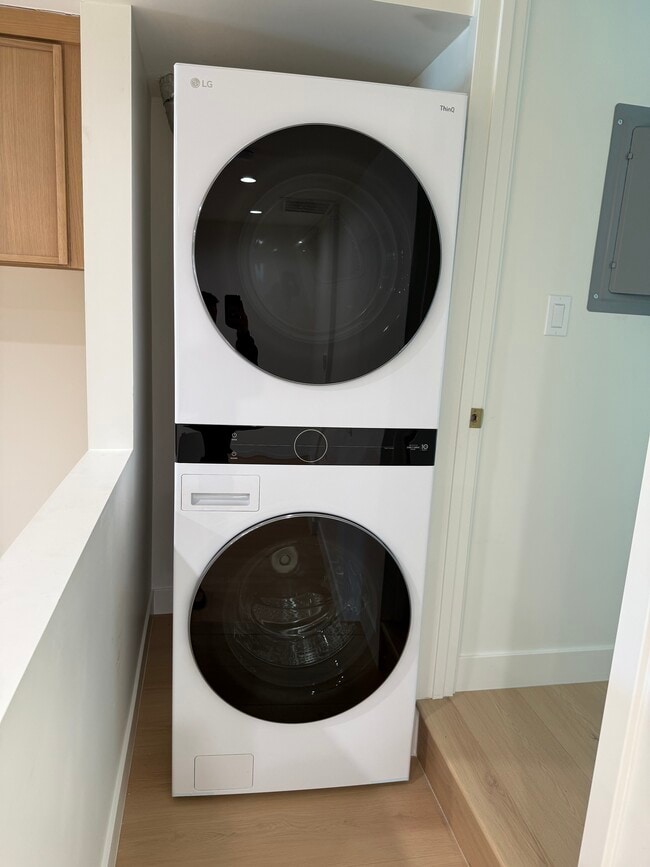 Photo - 10157 Swinton Ave