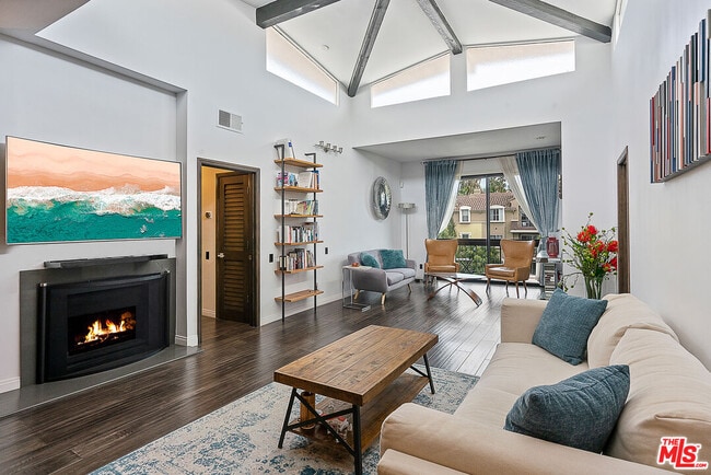 Building Photo - 2175 S Beverly Glen Blvd Unit 403