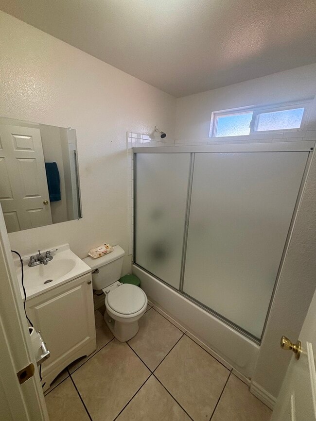 Photo - 9123 Baring Cross St