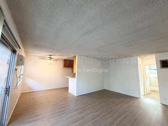 Building Photo - 4350 Troost Ave Unit 10