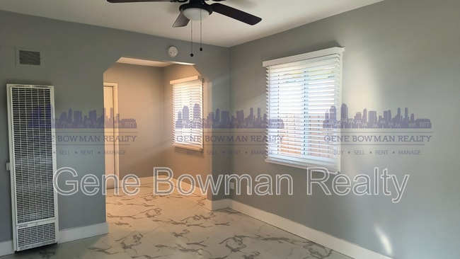 Photo - 2141 E 16th St