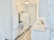 Kitchen - 1236 Manhattan Beach Blvd Apartments Unit B