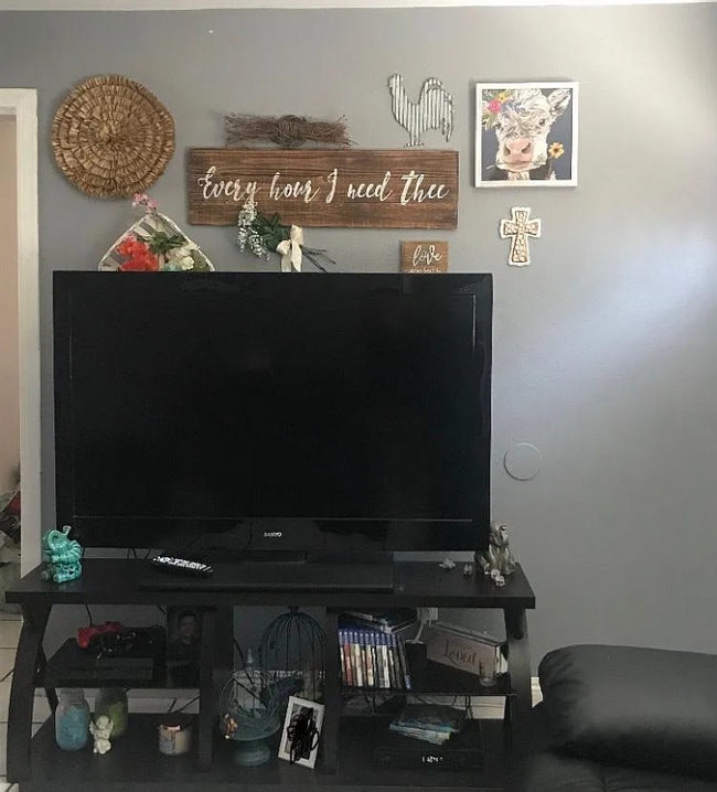 Photo - 26001 Juanita St