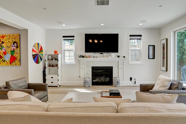 Photo - 10593 Kinnard Ave