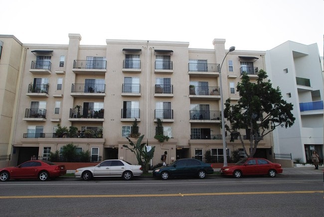 Photo - 1422 - 1432 7th