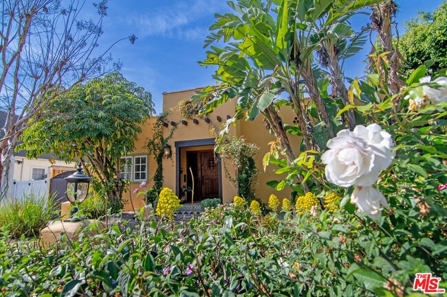 Photo - 543 N Las Palmas Ave