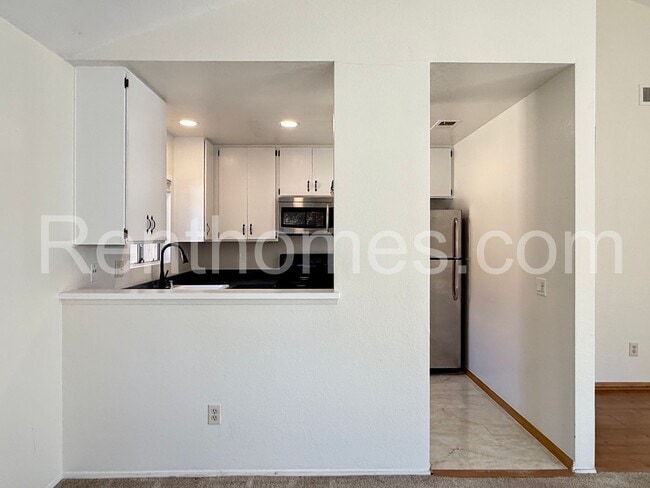 Photo - Rancho Bernardo, 11263-D Avd De Los Lobos, Upper Corner unit, AC, Fireplace, Comm Pool, Spa, Tenn...
