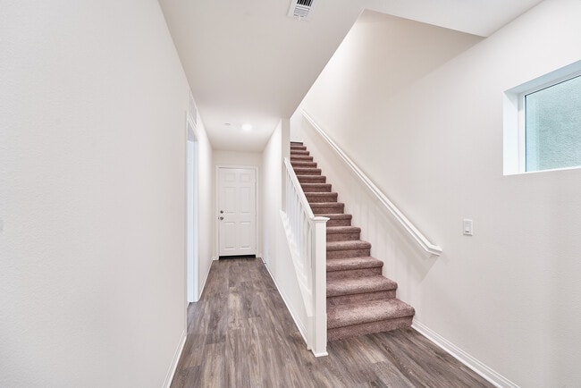 Photo - 729 Daniel Freeman Cir