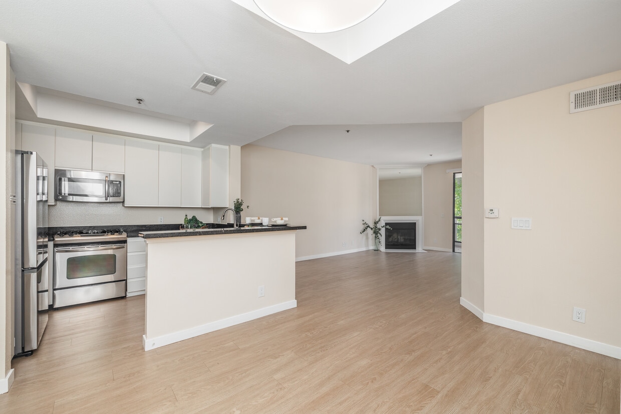 3D Tour - Palm Court Apartments