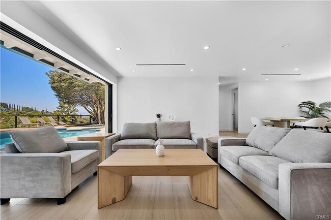 Photo - 17072 Oak View Dr