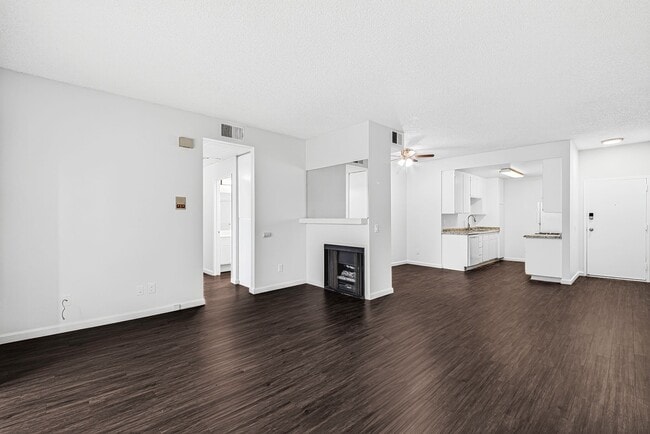 Building Photo - 10749 Francis Pl Unit 203