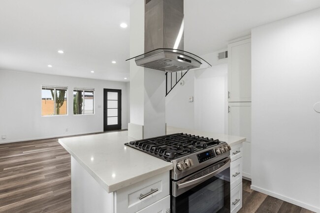 Building Photo - Stunning New Construction in Mission Hills – 3BR/2BA – Going Quick | 4 Weeks of Free Rent + Free ...