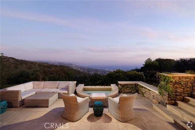 Building Photo - 1302 Skyline Dr Rental