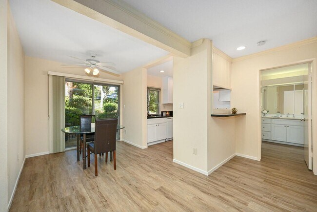 Photo - 23732 Hillhurst Dr