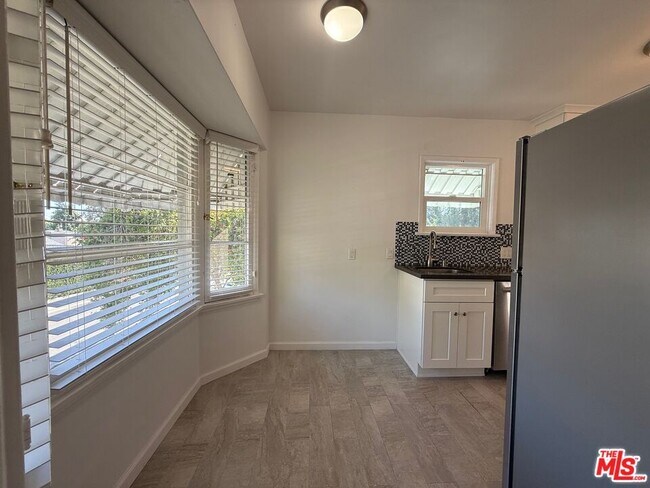 Photo - 1155 N Genesee Ave