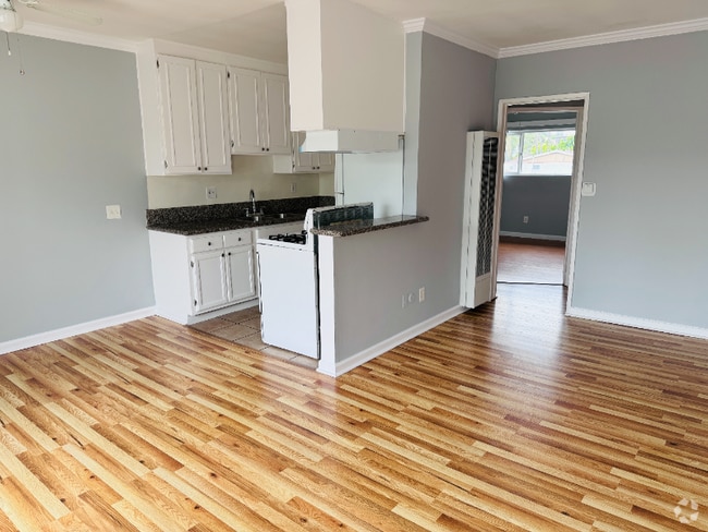 Building Photo - 407 N Avenue 50 Rental