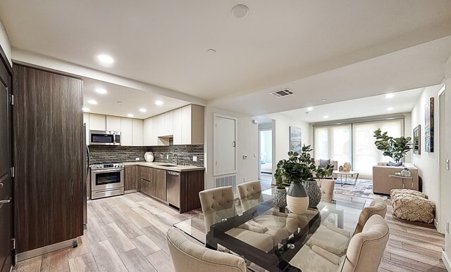 Building Photo - 1070 S Bedford St Unit 102