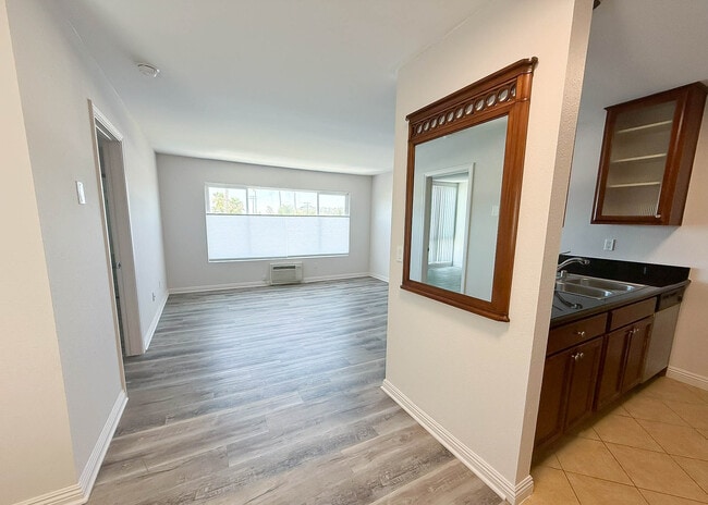 Building Photo - 4860 Rolando Ct