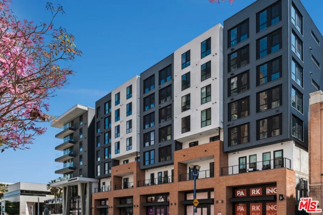 Photo - 250 E Broadway Condo Unit 430