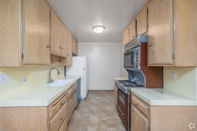 Interior Photo - Harper Arms