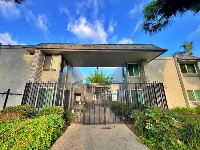 Building Photo - 5500 Ackerfield Ave