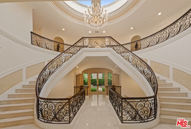 Photo - 1455 Robmar Dr