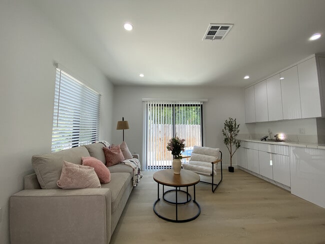 Photo - 1922 11th St Unit 2B2B