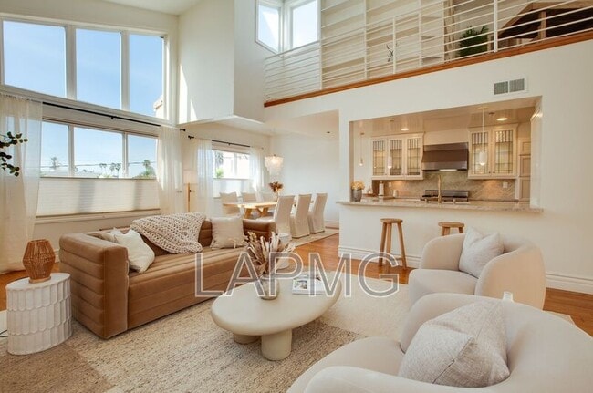 Building Photo - 1018 4th St