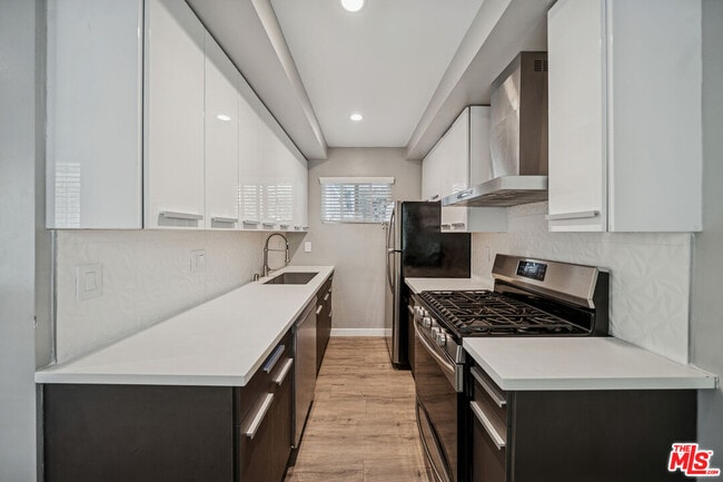 Photo - 252 S New Hampshire Ave Unit 4